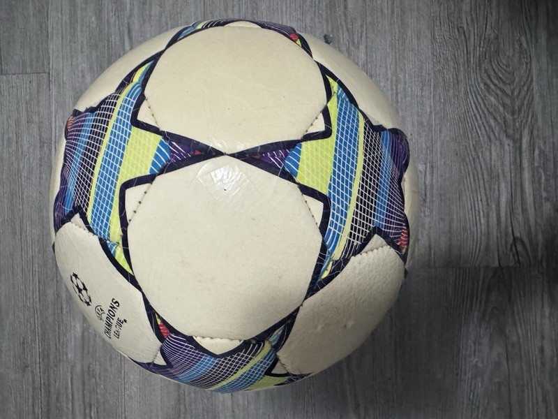 OFFICIALE MATCH BALL REPLICA FINALE CAPITANO CHAMPIONS LEAGUE gallery