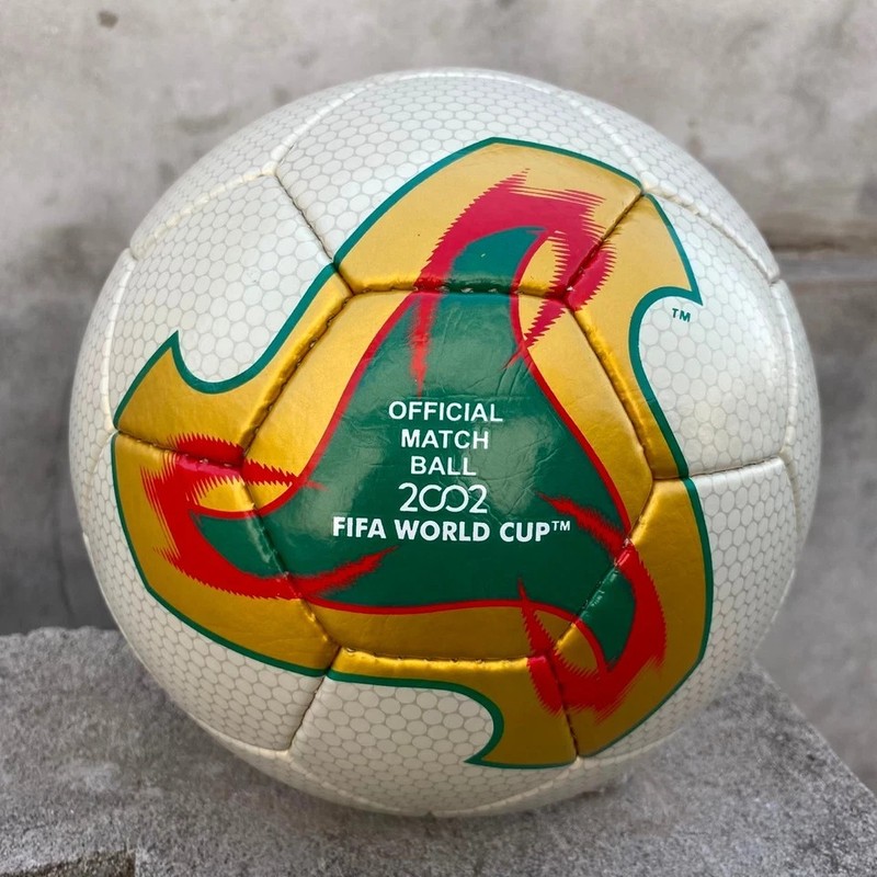FIFA World Cup 2002 Official size 5 Match Ball Adidas Fevernova Football Soccer gallery