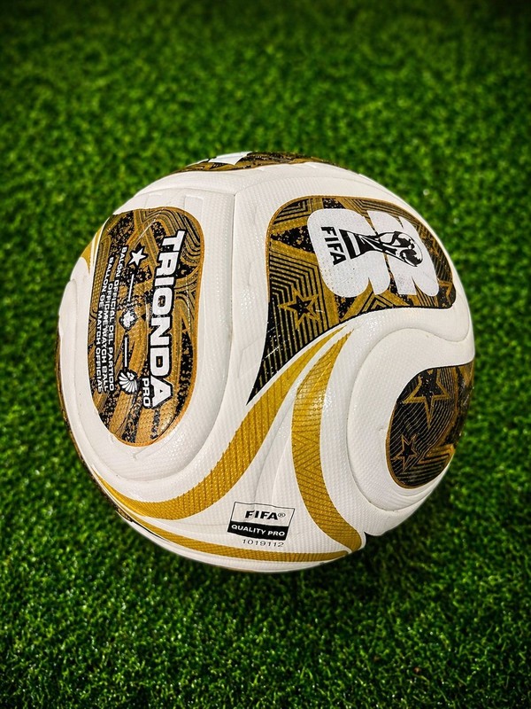adidas FIFA World Cup 2026 Trionda Pro Official Size 5 Match Ball Soccer Ball