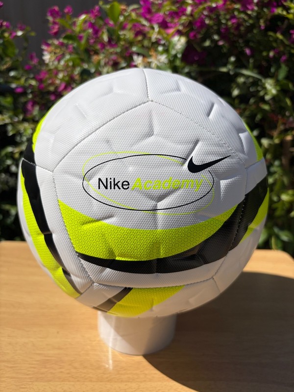 Nike Academy Team Omnisculpt Technology Soccer Ball Size 5