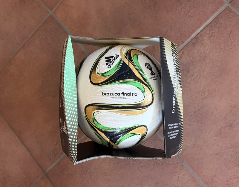 Adidas Brazuca Finale Rio 2014 Official Match Ball World Cup Authentic (G84000)