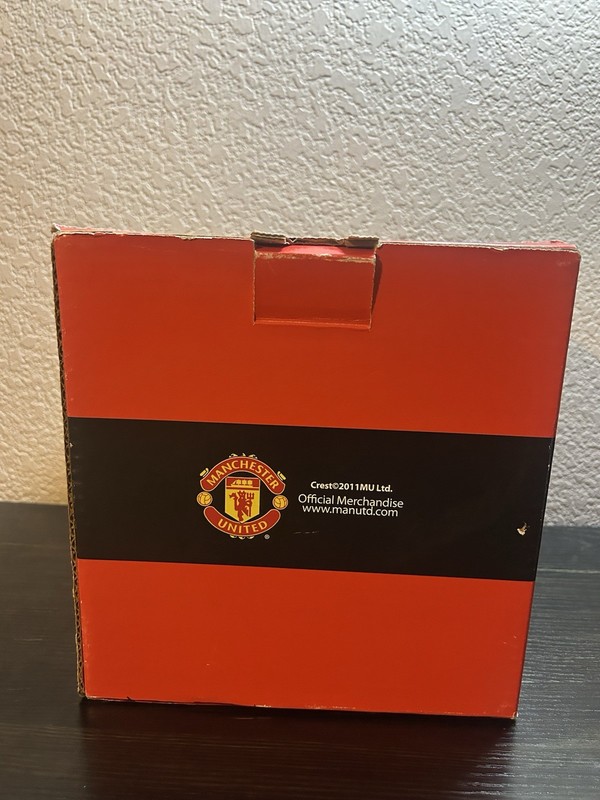 Manchester United Limited Edition Soccer Ball Size 5 In Box gallery