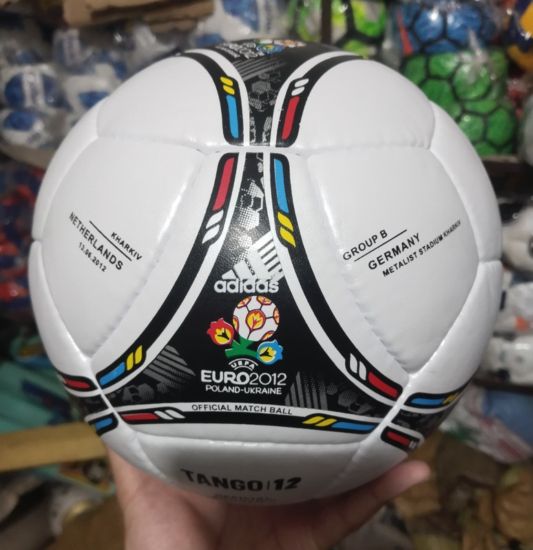 ADIDAS Tango 12 Match Ball Replica Soccer/Football UEFA EURO 2012 Poland-Ukraine