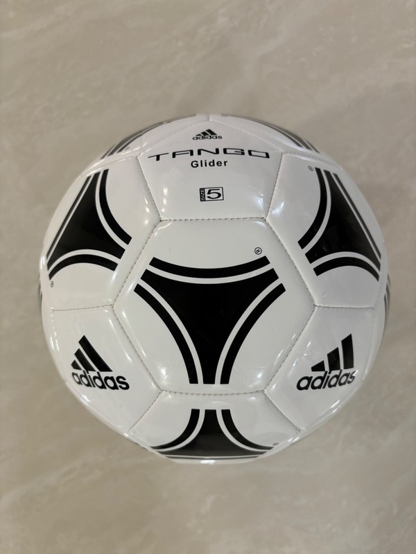 SOCCER BALL-ADIDAS-SIZE 5-TANGO-GLIDER-WHITE & BLACK IN COLOR-NEW-