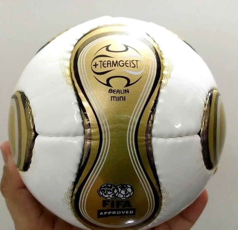 Adidas mini FIFA World Cup 2006 Teamgeist Berlin SoccerBall Size 1