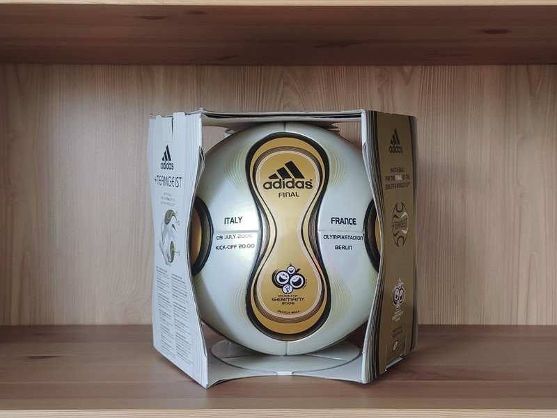 Adidas Teamgeist 2006 Final Print Gold Match Ball World Cup Match Ball Soccer