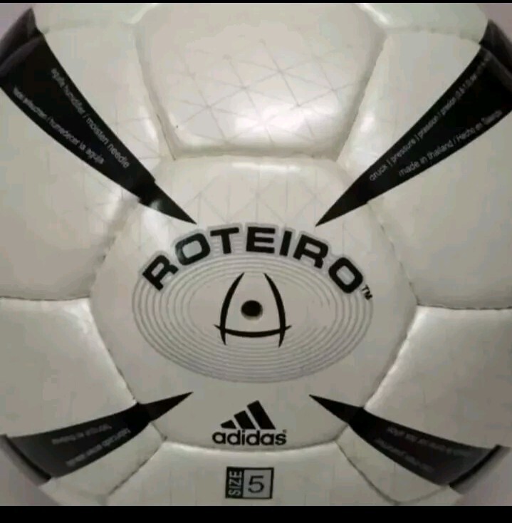 Adidas Roteiro UEFA Euro 2004 Portugal White Match ball – Size 5