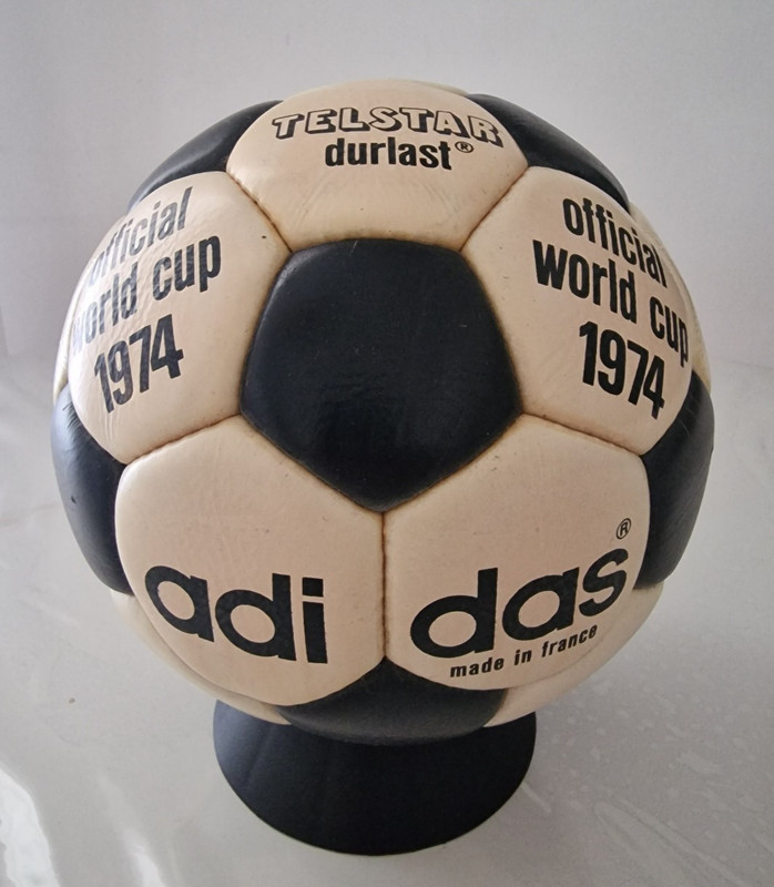 ADIDAS OFFICIAL BALL FIFA WORLD CUP 1974 TELSTAR DURLAST MADE IN FRANCE PERFECT