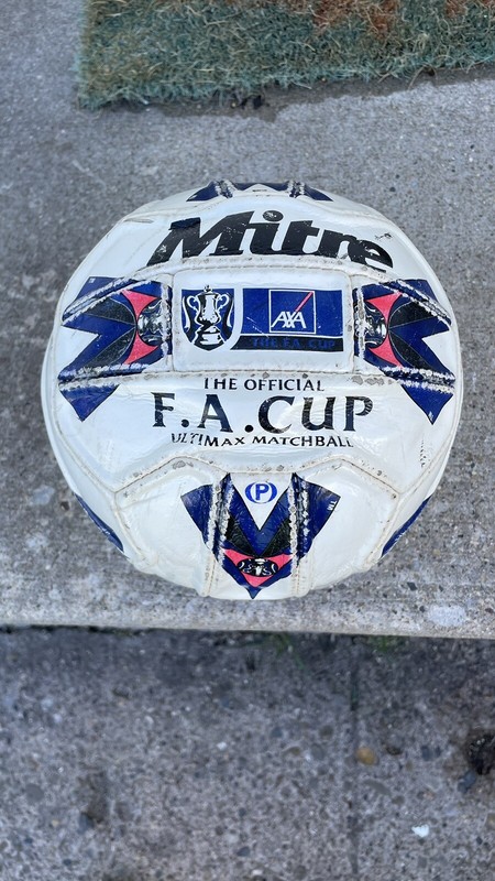 MITRE ULTIMAX OFFICIAL F.A. CUP MATCH BALL FIFA APPROVED USED Size 5 AXA