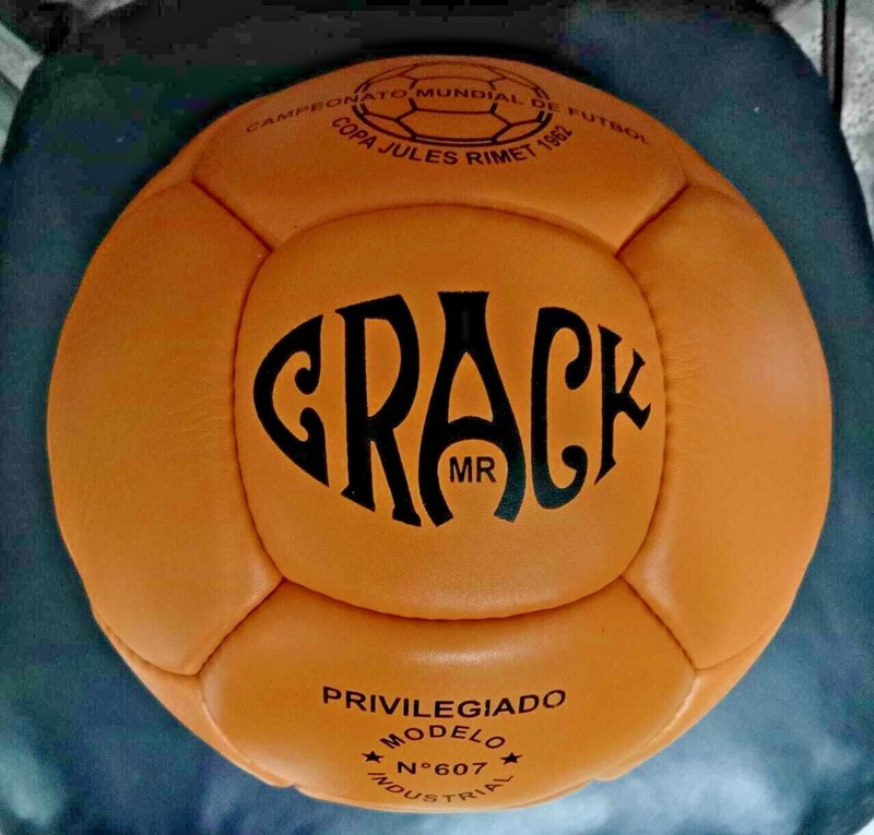 1962 CRACK BROWN FIFA WORLDCUP BALL| Official Match Ball | *Genuine Leather*