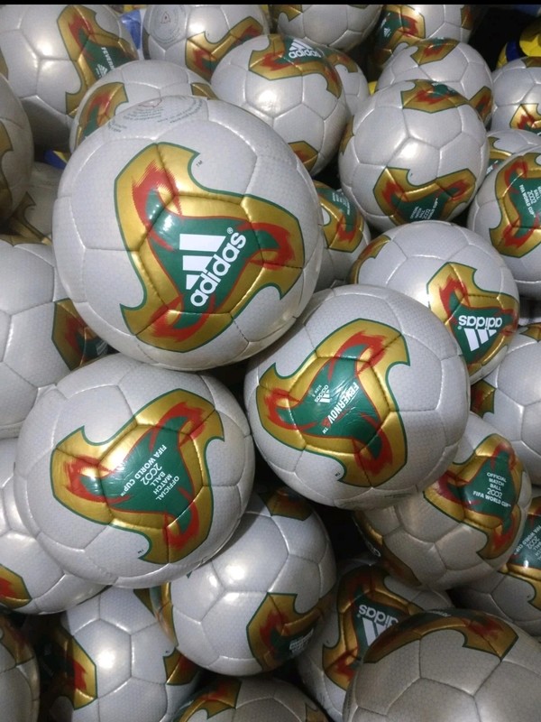 ADIDAS FEVERNOVA 2002 OFFICAL WORLD CUP 2002 SOCCER MATCH BALL FOOTBALL SIZE 5