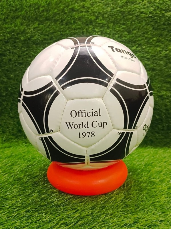 Durlast Tango River Plate FIFA World Cup 1978 Official Soccer Match Ball Size 5 gallery