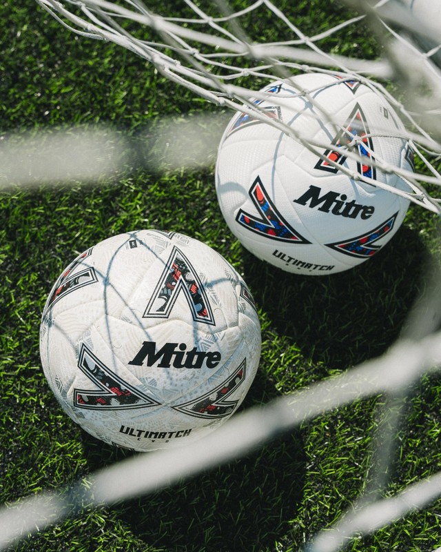 Mitre Ultimatch Evo Soccer Ball Lightweight PU Waterproof Soccer Ball Size 3 gallery