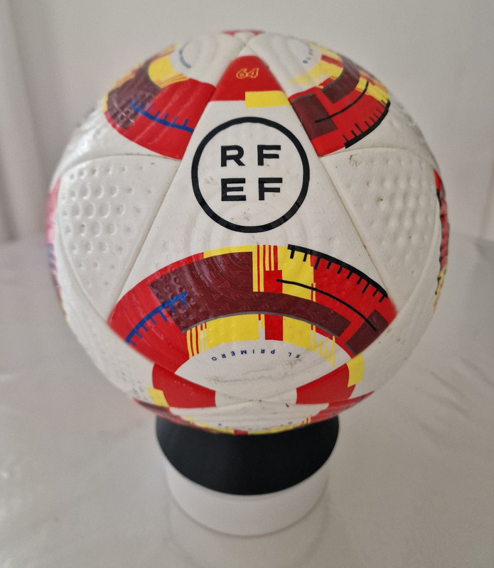 ADIDAS OFFICIAL MATCH BALL SUPER CUP 2025 FINAL REAL MADRID BARCELONA MATCHUSED gallery