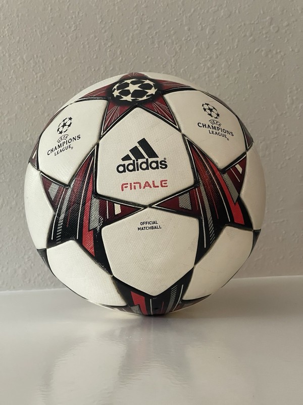 Uefa Champions League 2013-2014 Official Match Soccer Ball Style