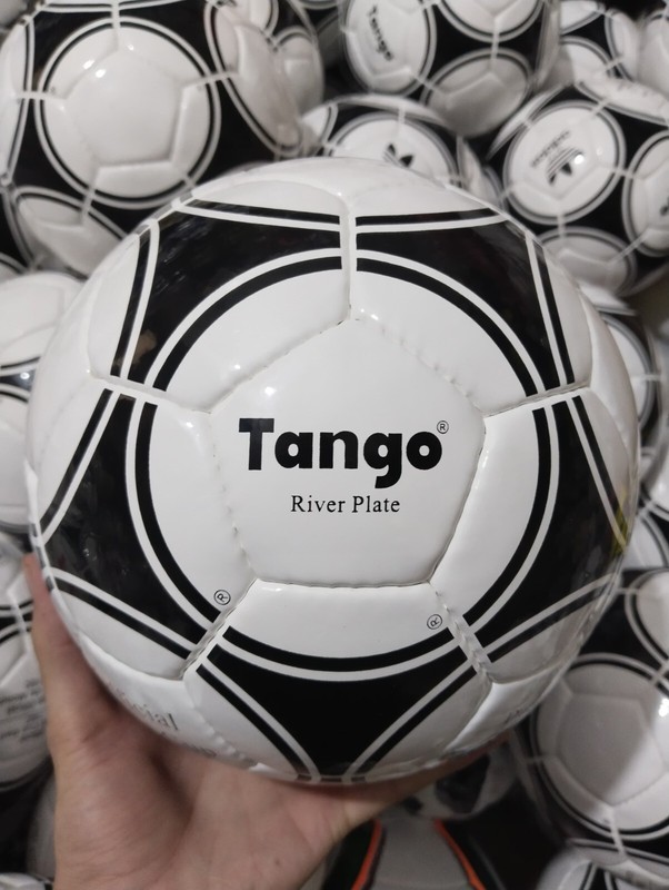 Adidas Durlast Tango River Plate Official FIFA World Cup 1978 Soccer Match Ball gallery