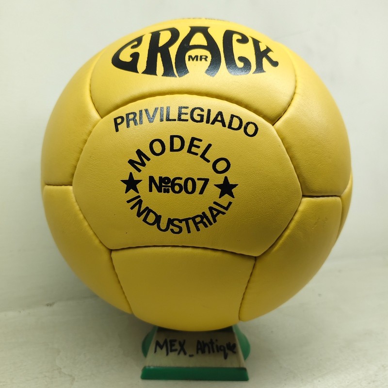 Mr Crack - Official Genui Leather Ball - Football World Cup 1962 - Size 5 gallery