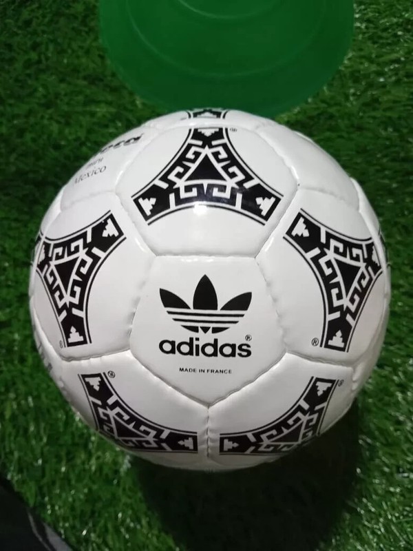 Official Adidas Azteca FIFA World Cup Mexico 1986 Pro Soccer Match Ball Size 1.