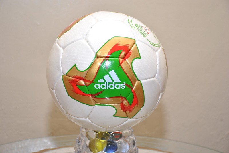 WORLD CUP 2002 FEVER NOVA SOCCER FOOTBALL BY OFFICIAL LEATHER FOOTBALL SIZE 5