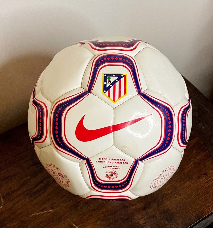 NIKE GEO MERLIN 2000 ATLETICO MADRID FIFA OFFICIAL MATCH BALL