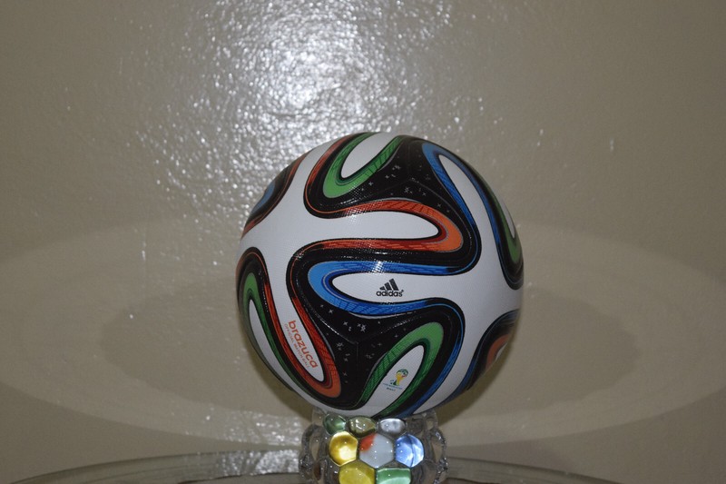 NEW WORLD CUP 2014 BRAZUCA SOCCER FOOTBALL BY OFFICIAL LEATHER FOOTBALL SIZE 5.