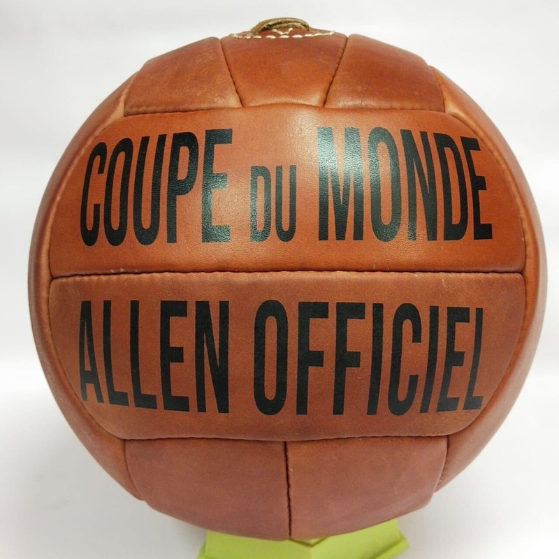 Coupe de monde l Allen | OMB | First World Cup Football 1938 *Genuine Leather*