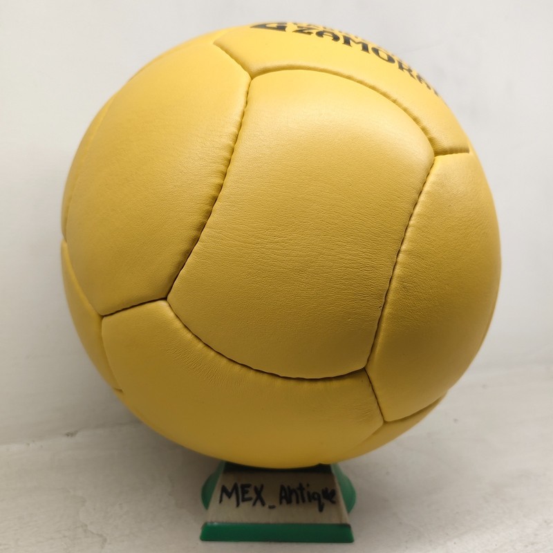 Mr Crack - Official Genui Leather Ball - Football World Cup 1962 - Size 5 gallery