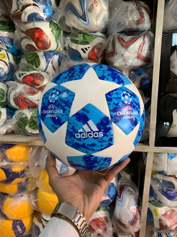 Champion League Finale 18 Soccer Ball: Official Size 5, Blue Star Design