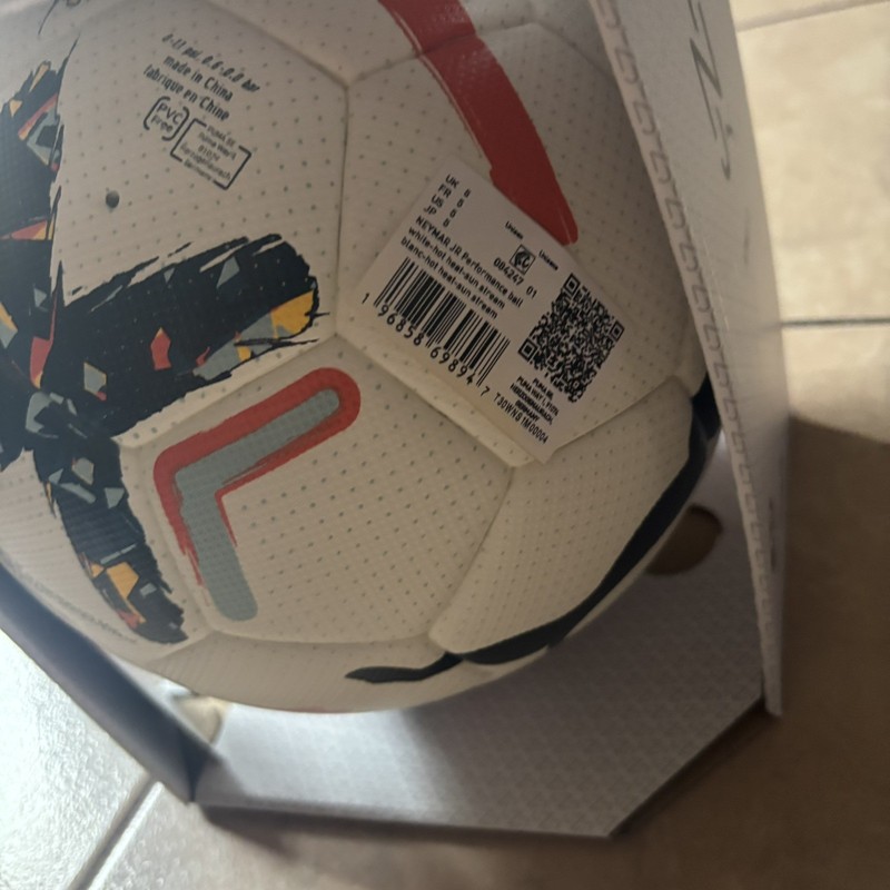 Puma Performance Soccer Ball Neymar Jr Size 5 Style 084247-01 gallery