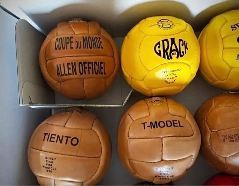 Historical mini ball set 11 pcs FIFA world cup 1930 to 1966 in leather size 1 gallery
