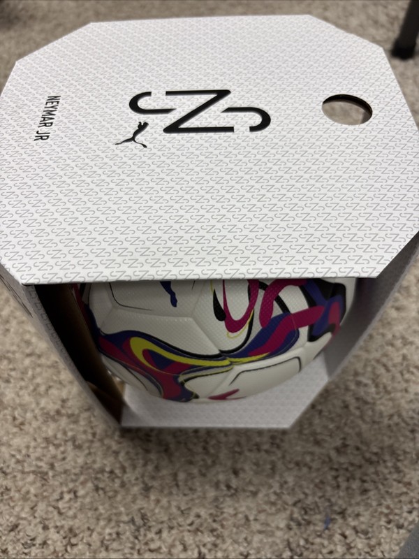 Puma Neymar JR Performance Ball White Soccer Way 1 084078 01 Size 5 NEW gallery