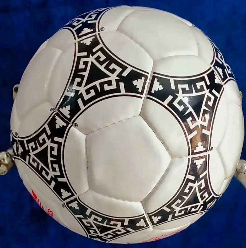 Adidas red stamp Azteca Mexico Official World Cup 1986 Ball Soccer Ball Size 5 gallery