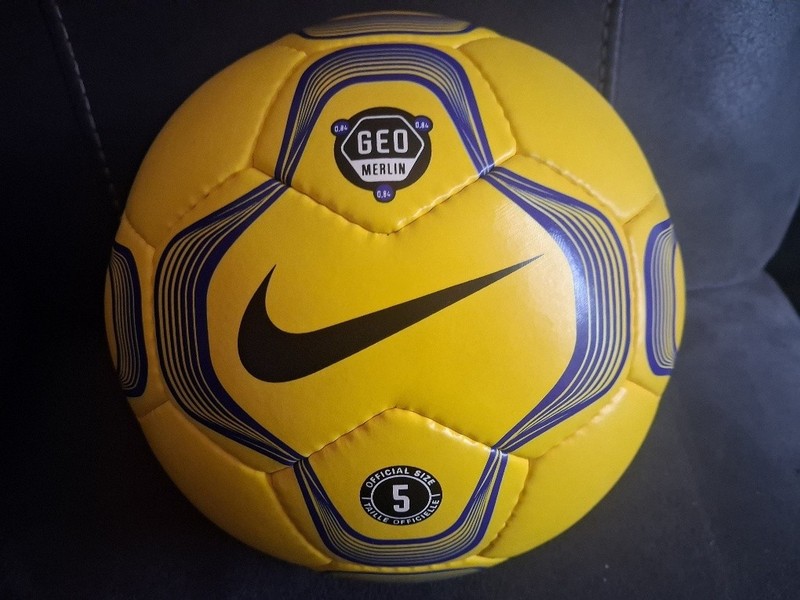 Nike Geo merlin Football Premier League EPL Hi-Vis Snow ball 2000 OMB Collectors