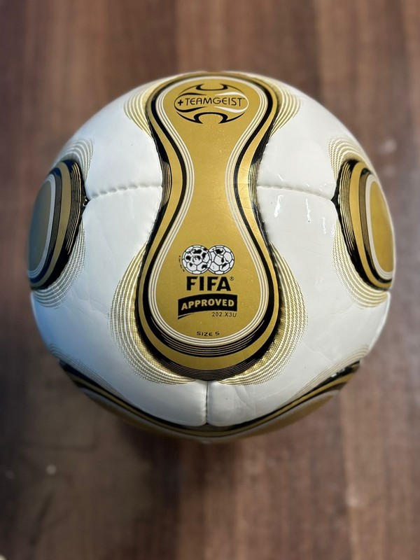 Teamgeist Gold Final Style Soccer Ball 2006 – Collector’s Edition Size 5