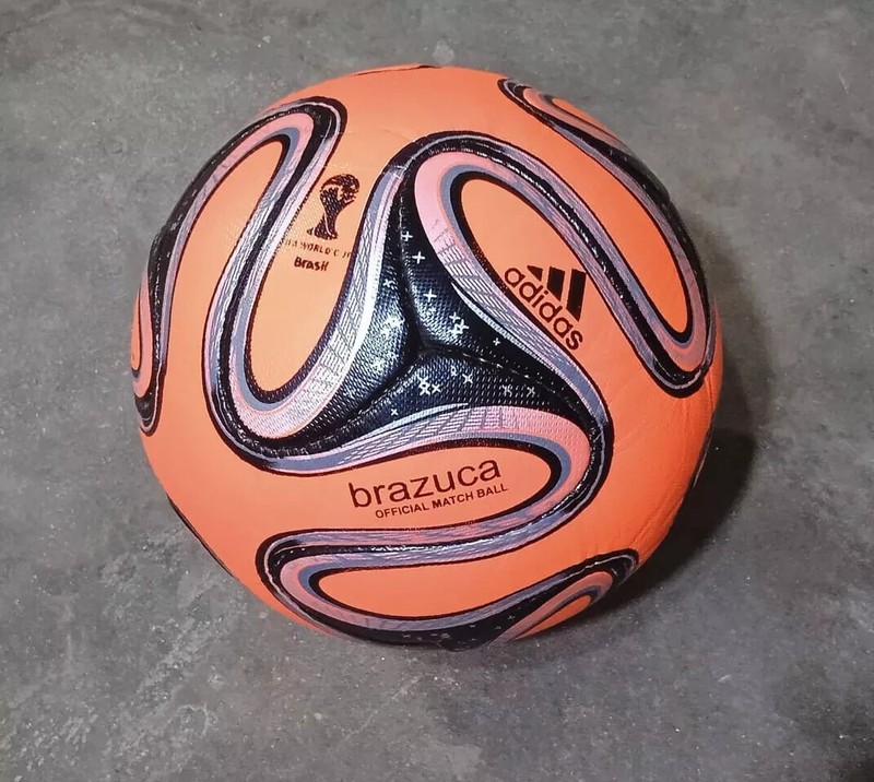 ADIDAS BRAZUCA SOCCER BALL FIFA WORLD CUP 2014 BRAZIL MATCH BALL SIZE 5