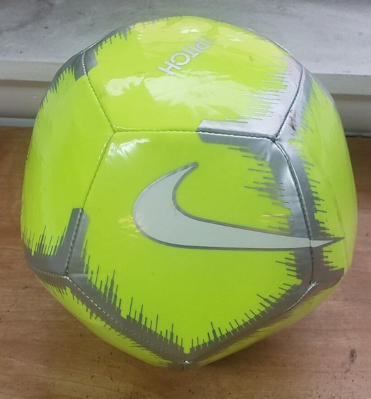 NIKE PITCH SOCCER BALL, VOLT/WHITE/BLACK, SIZE 4 *DISTRESSED PKG
