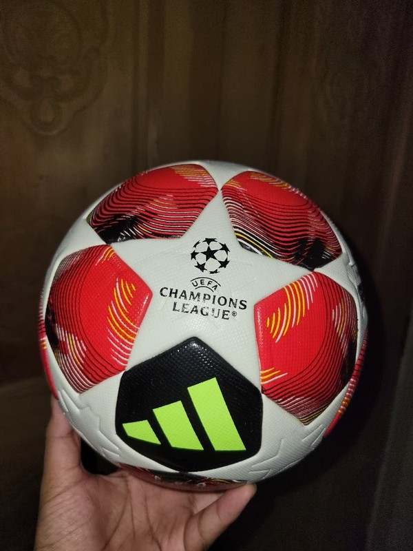 UEFA CHAMPIONS LEAGUE Red Star Match Soccer Ball Size 5, Free Ship gallery
