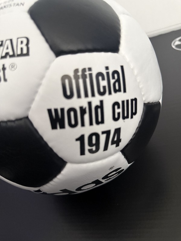 Adidas Telstar Durlast FIFA OFFICIAL Match Ball OMB 1974 World Cup Remake Size 5 gallery