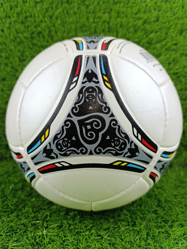 Tango 12 Euro adidas 2012 Size 5 Soccerball gallery