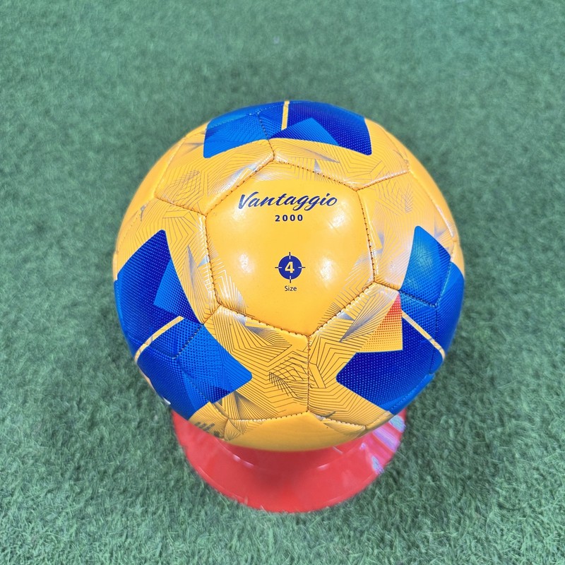 Molten Vantaggio 2000 '25 Premium Training Soccer Ball (Orange/Blue) gallery