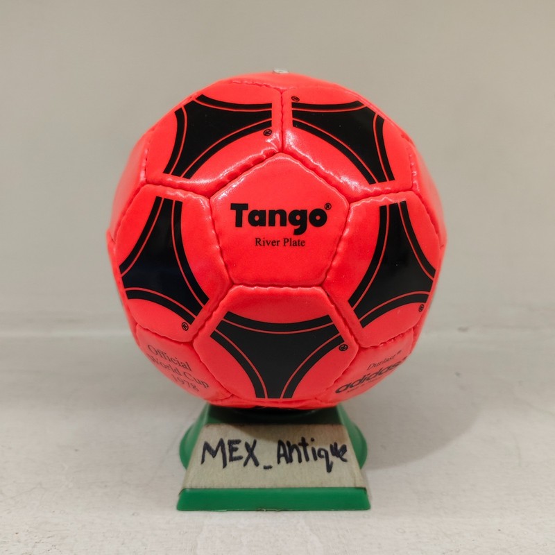 Adidas Tango River plate – Winter ball – FIFA World Cup 1978 – Size 1