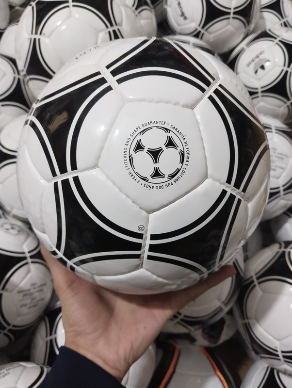 Adidas Durlast Tango River Plate Official FIFA World Cup 1978 Soccer Match Ball gallery