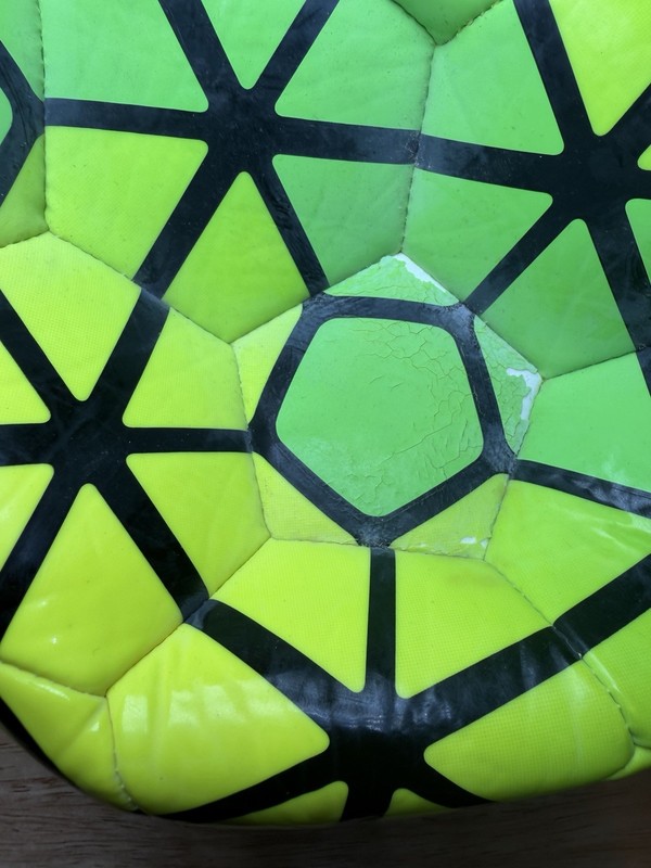 NIKE FOOTBALL PITCH ELECTRICGREEN/VOLT Size 5 gallery