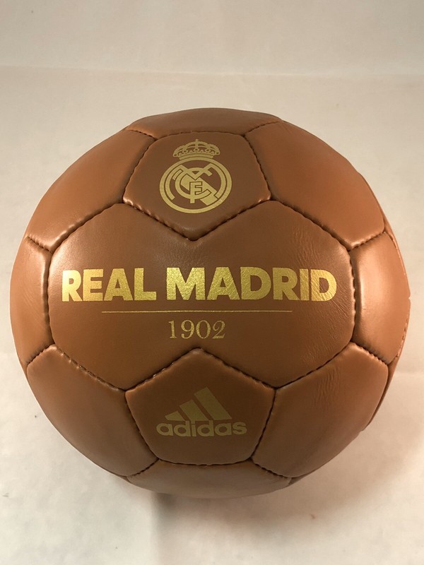 Adidas Real Leather% Cowhide REAL MADRID 1902 Historic FootBALL SIZE 5