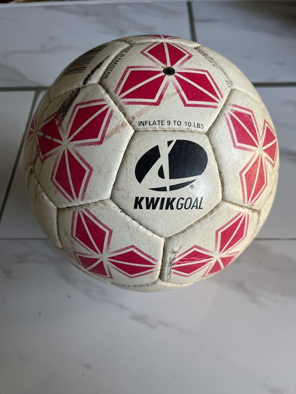 VINTAGE KWIK GOAL WATERPROOF SOCCER BALLS WORLD CUP SIZE 5