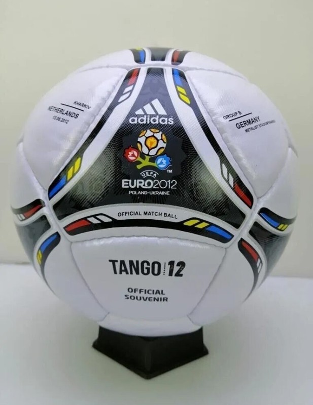 ADIDAS TANGO 12 OFFICIAL SOUVENIR MATCH BALL UEFA EURO 2012 CUP SIZE 5