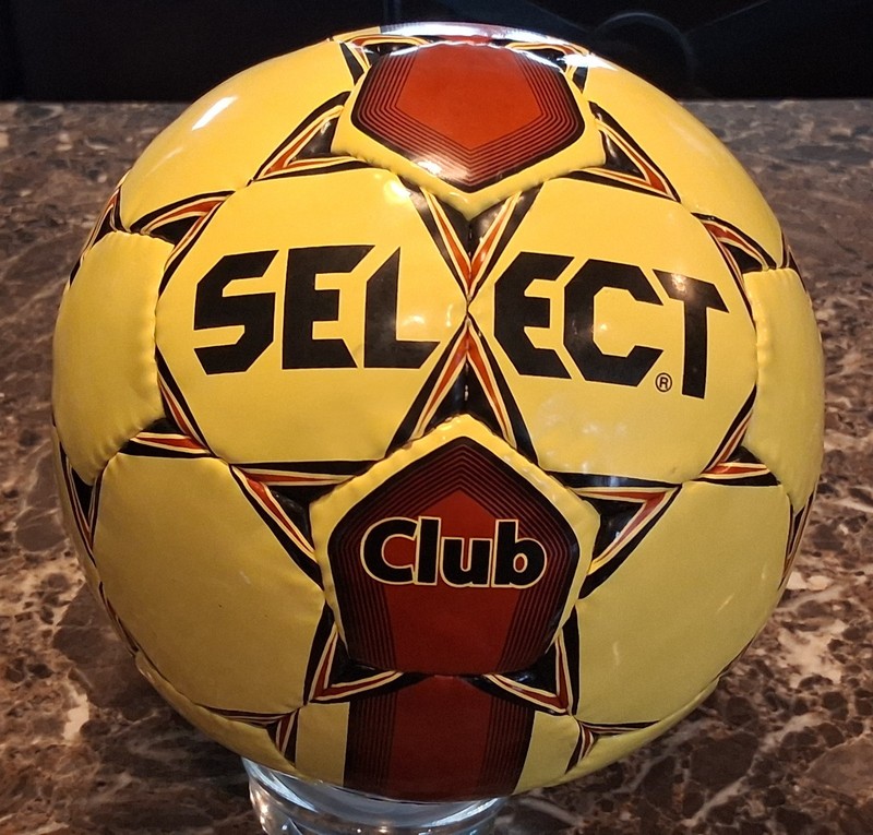 NEW Select Club Premium Quality Soccer Ball Size 4, Training & Recreation