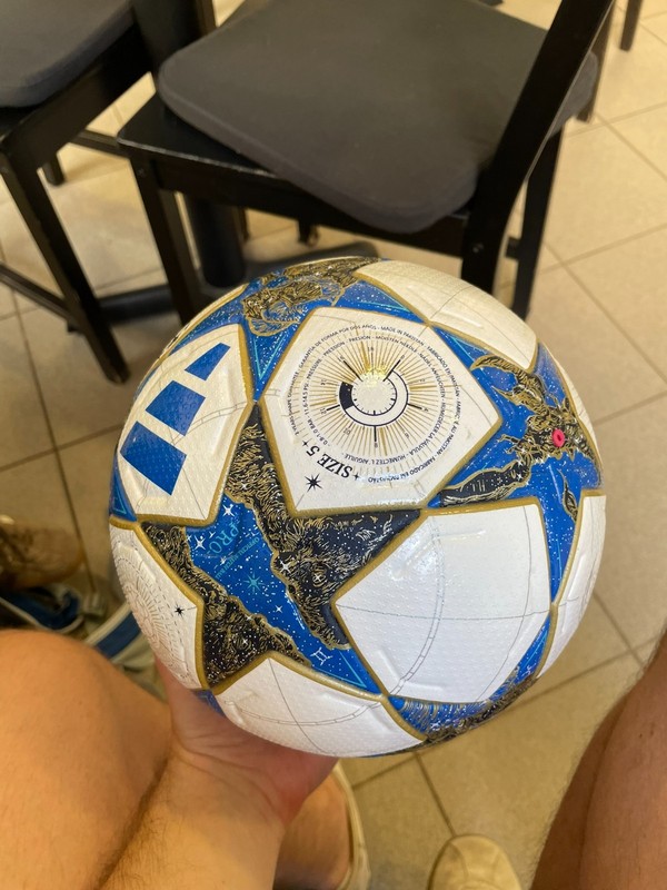 ADIDAS UEFA UCL CHAMPIONS LEAGUE MATCH BALL RELEGATION STAGE 2 PIECES 2025/26 gallery