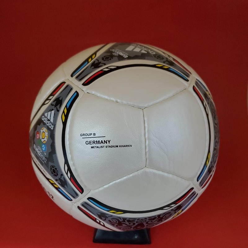 Tango 12 Match Euro POLAND UKRAINE 2012 SOCCER UEFA OFFICIAL BALL Size 5 gallery