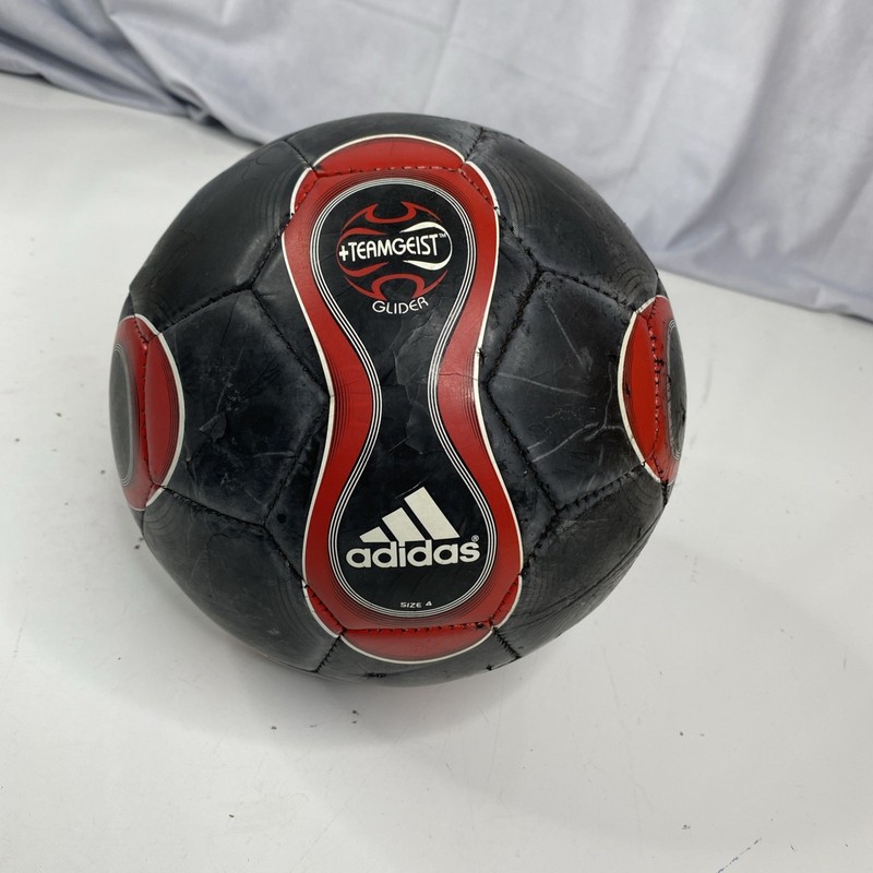 Adidas Teamgeist Replica Berlin FootBall FIFA World Cup 2006 Soccer Ball Size 4